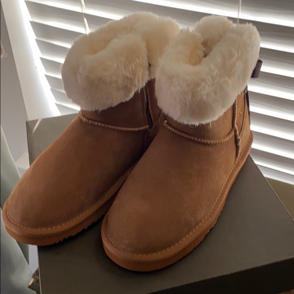 🥾LAMO Sheepskin Boots 🥾 **NEVER WORN**